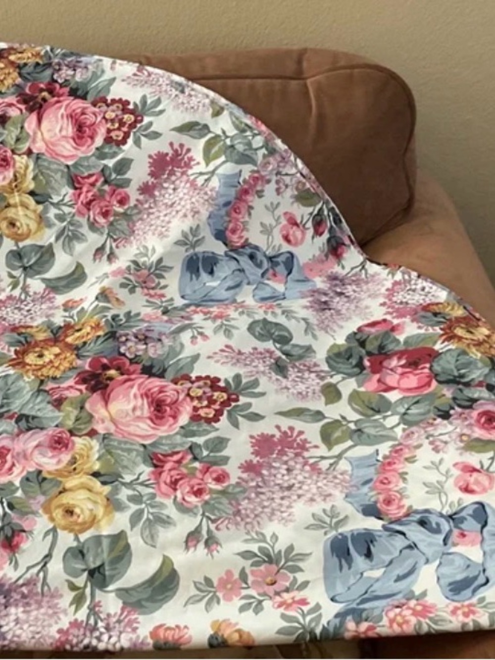 Vintage, Ralph Lauren Allison Floral Designs Round Tablecloth 70” Diameter